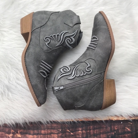 << Ash Grey Western Cowboy Boot Booties >> - Picture 8 of 8